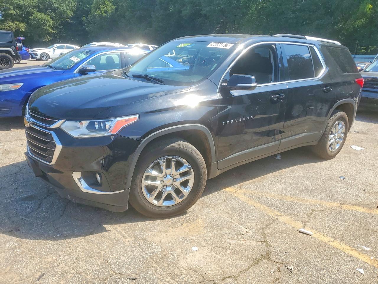 2018 Chevrolet Traverse LT Cloth, VIN 1GNERGKW8JJ254824 — Front end