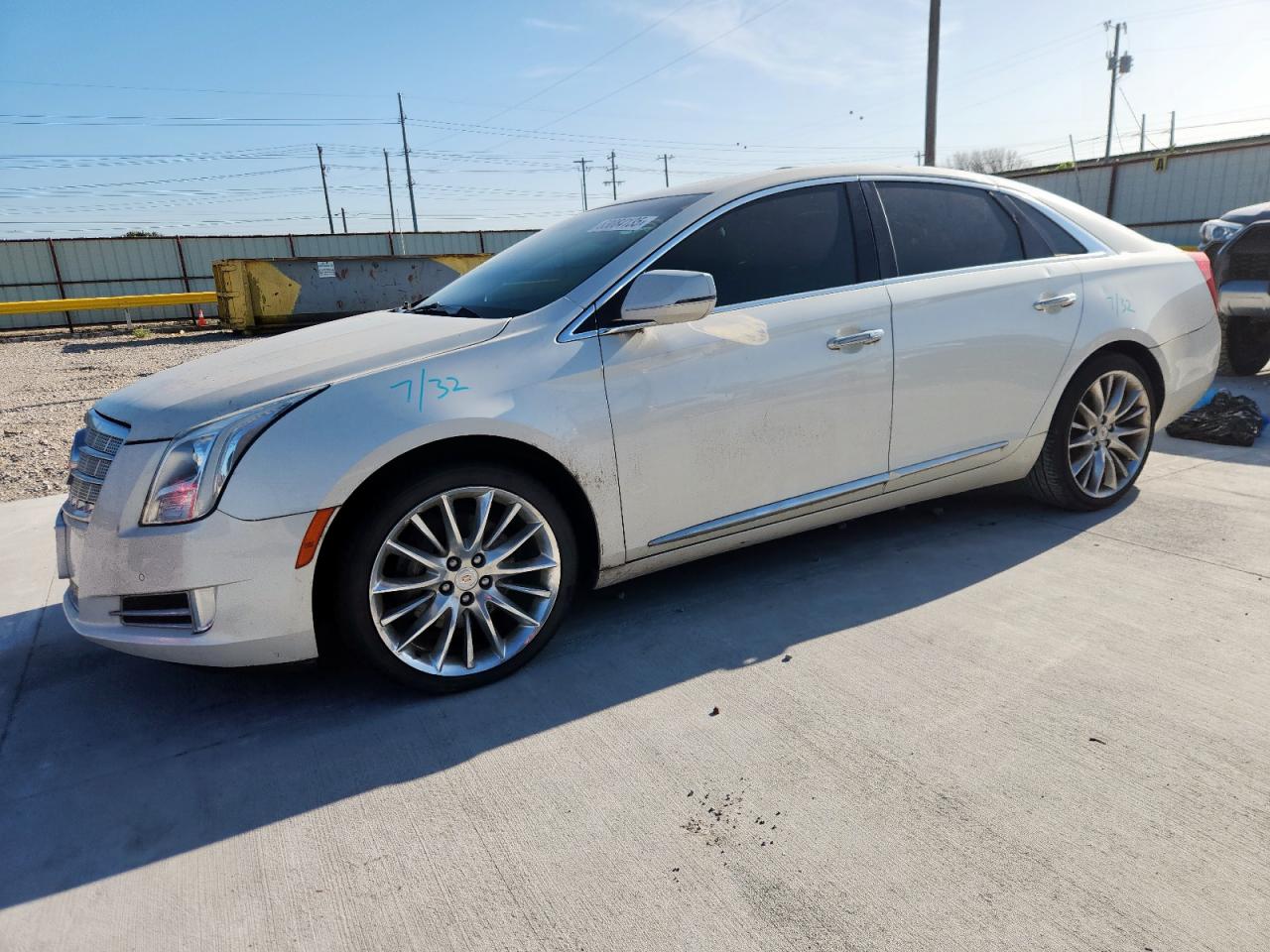 2013 Cadillac XTS Platinum, VIN 2G61U5S35D9214008 — Roof