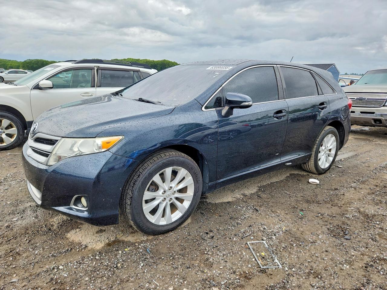 2014 Toyota Venza XLE, VIN 4T3BA3BB2EU063397 — Мелкие вмятины и царапины
