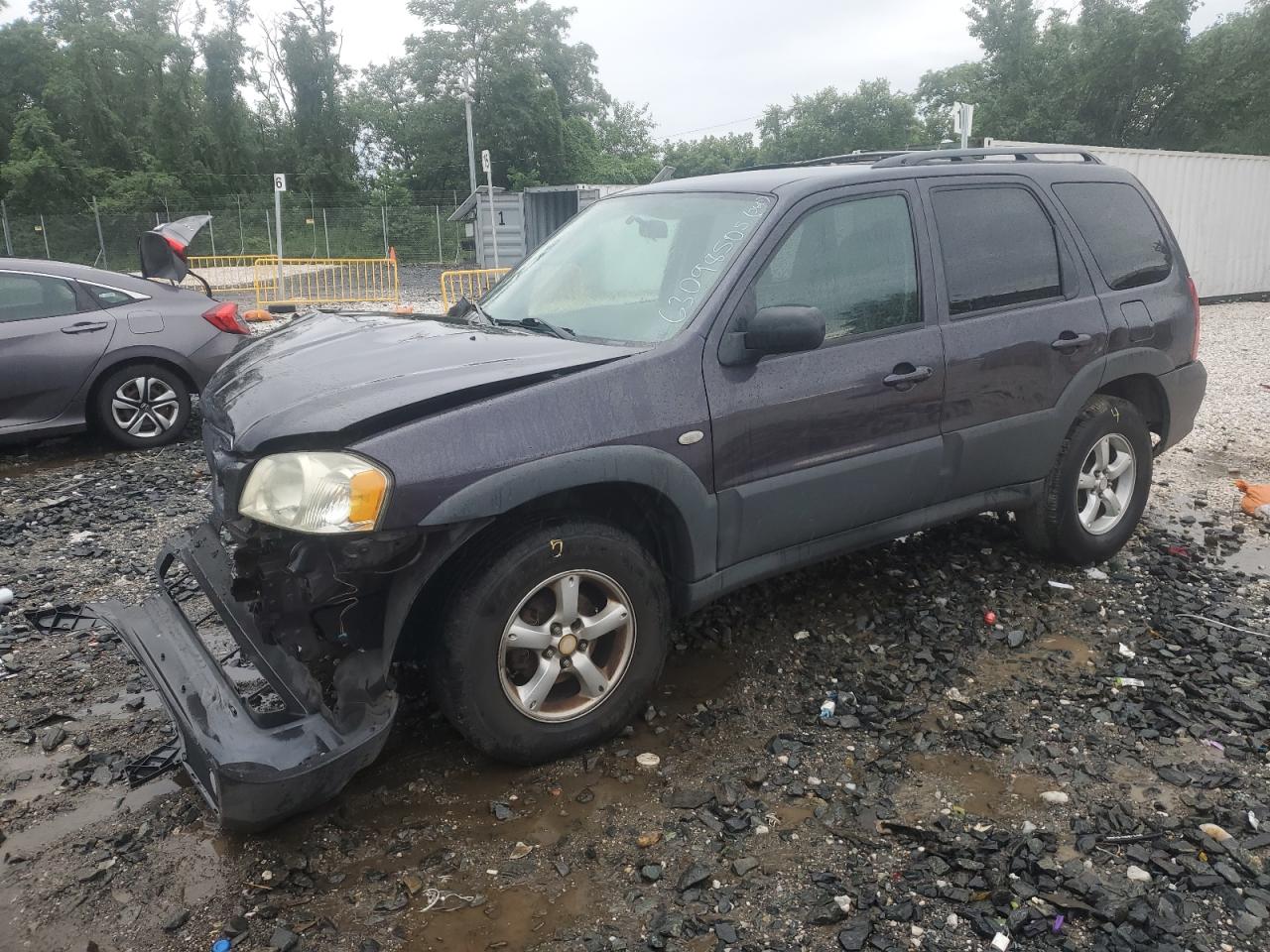 2006 Mazda Tribute i, VIN 4F2YZ02ZX6KM14663 — Front end