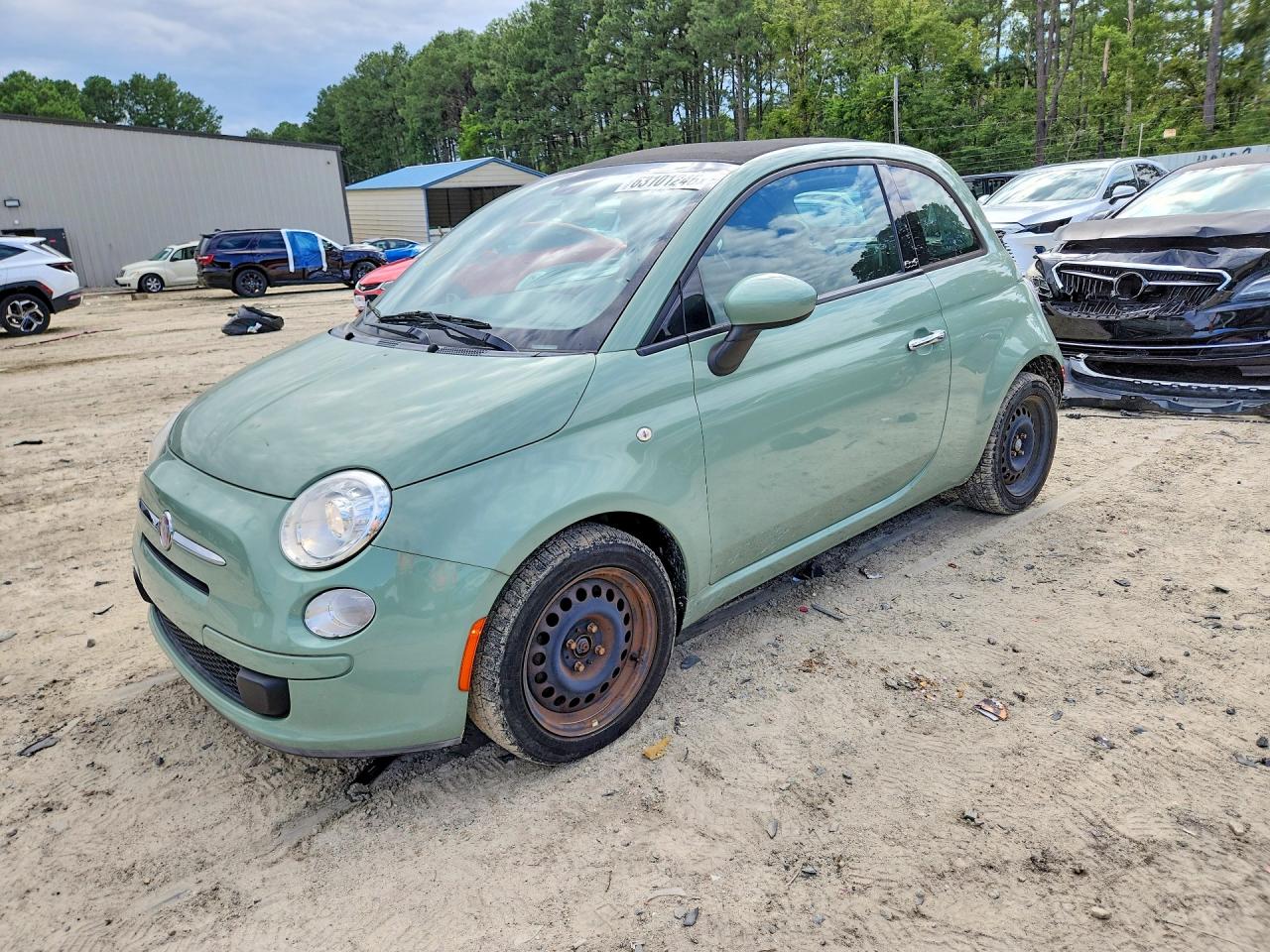 2012 FIAT 500 Pop, VIN 3C3CFFDRXCT339996 — Бок