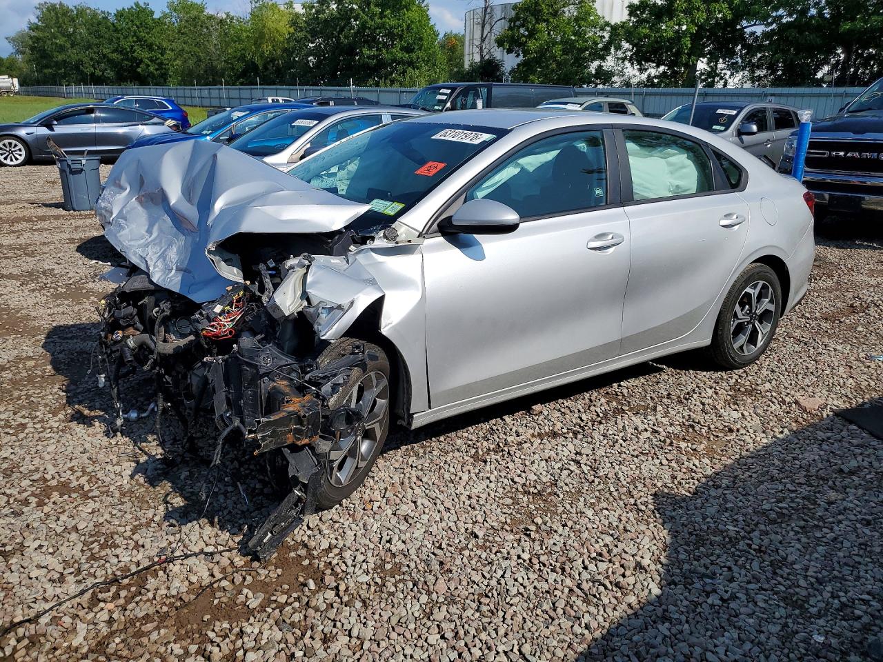 2021 Kia Forte LXS, VIN 3KPF24AD3ME345808 — Front end
