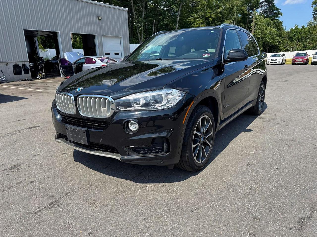 2017 BMW X5 xDrive35i, VIN 5UXKR0C34H0V74261 — Мелкие вмятины и царапины