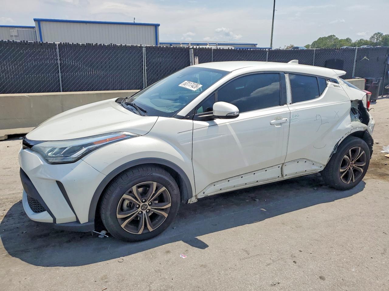 2020 Toyota C-HR LE, VIN NMTKHMBX7LR111440 — Зад