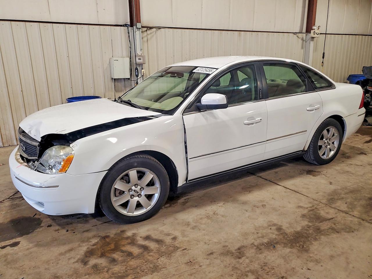 2006 Ford Five Hundred SEL, VIN 1FAHP24136G113556 — Front end