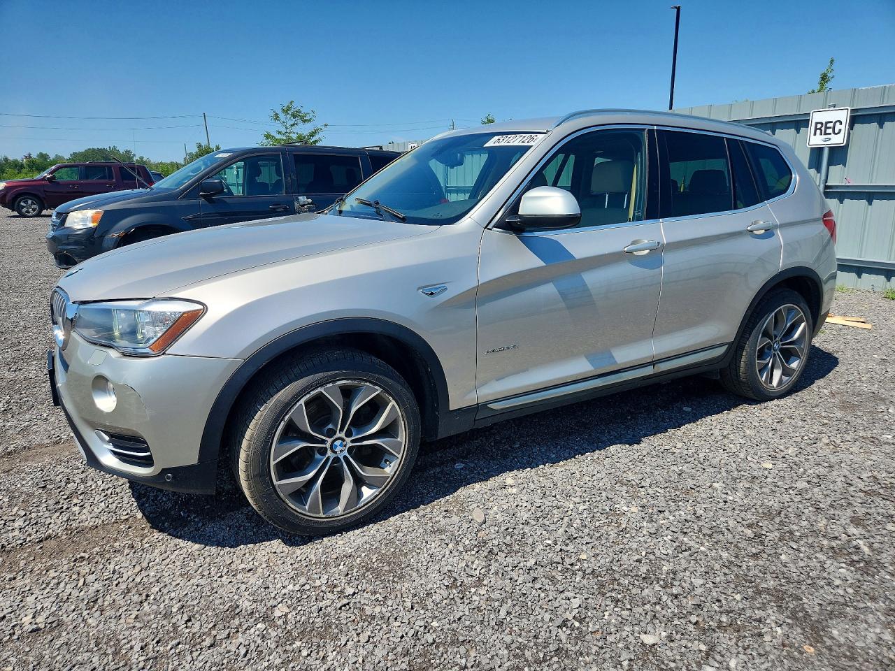 2015 BMW X3 xDrive28i, VIN 5UXWX9C54F0D52431 — Вода / потоп