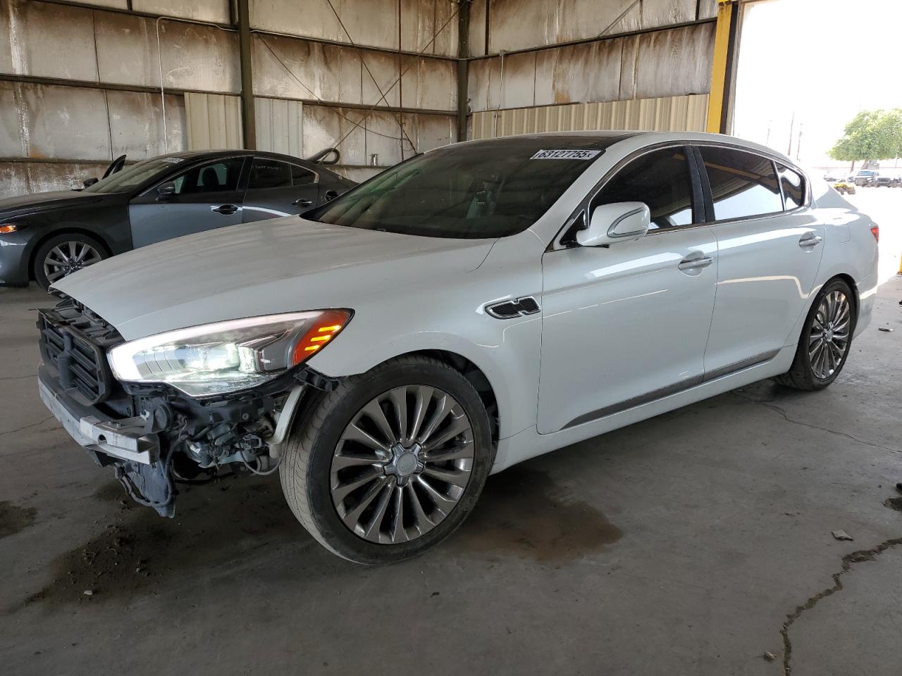 2017 Kia K900 Luxury, VIN KNALW4D45H6036529 — Front end
