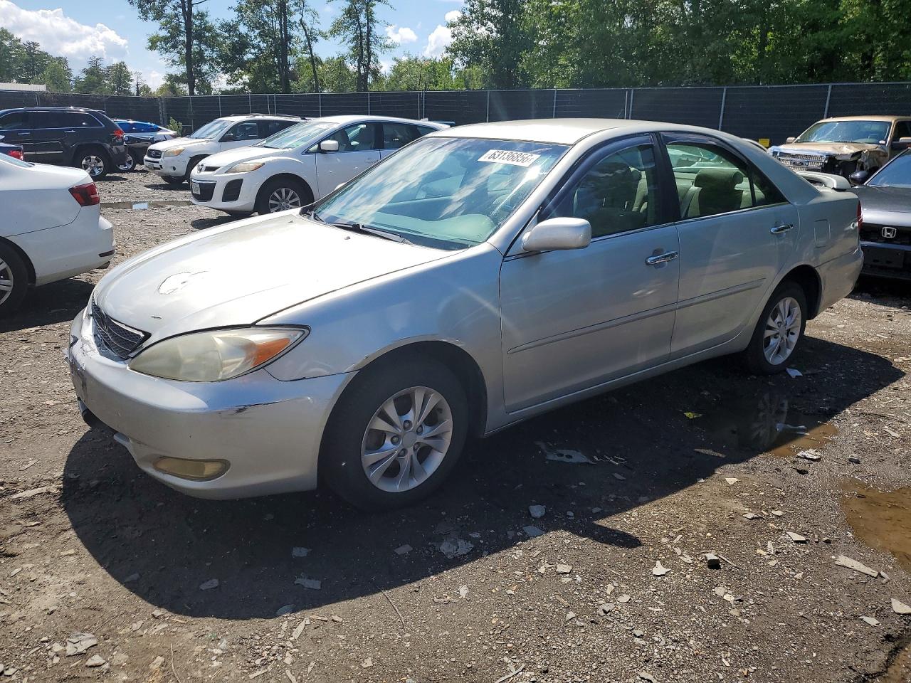 2002 Toyota Camry XLE, VIN 4T1BE32K22U001121 — Front end