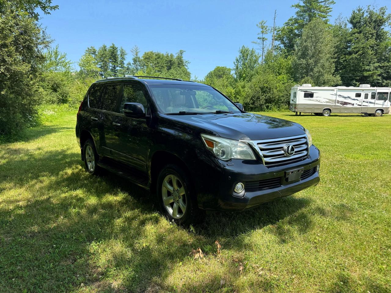 2011 Lexus GX 460 Premium, VIN JTJJM7FX8B5035149 — Minor dents and scratches