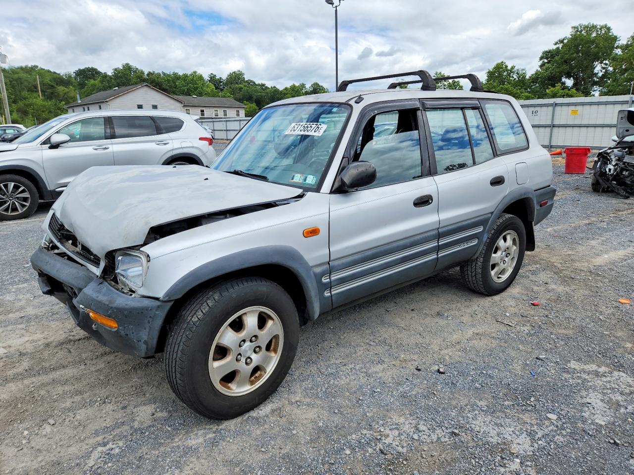 1997 Toyota RAV4, VIN JT3HP10V1V7060033 — Front end