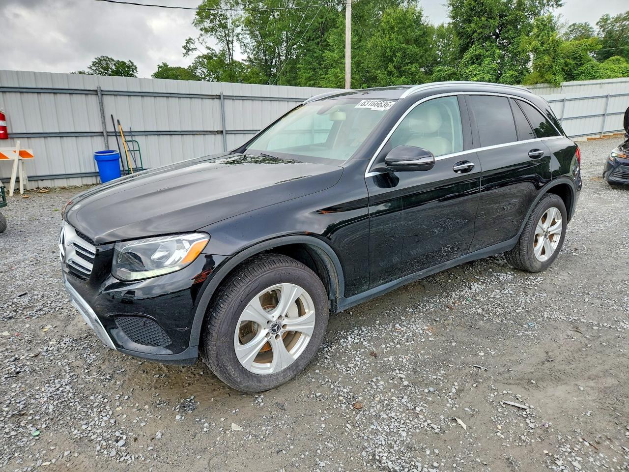 2017 Mercedes-Benz GLC 300, VIN WDC0G4JB7HV011024 — Minor dents and scratches