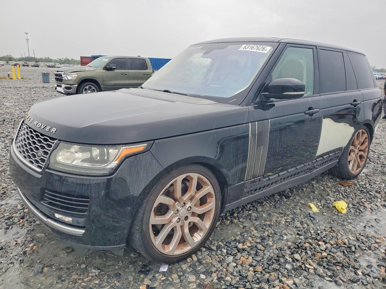 2016 Land Rover Range Rover HSE, VIN SALGS2VF2GA250466 — Side