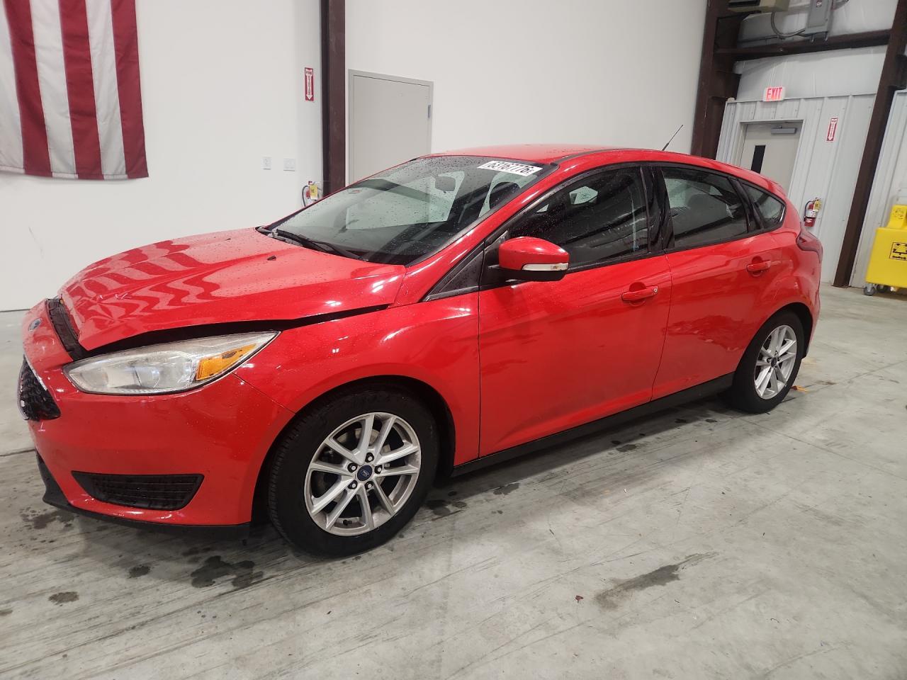 2016 Ford Focus SE, VIN 1FADP3K25GL376785 — Front end