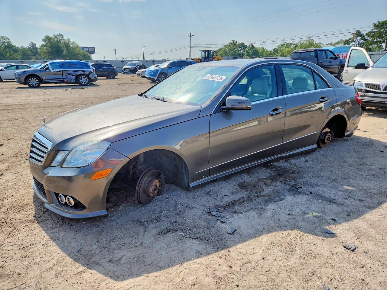 2010 Mercedes-Benz E 350 Luxury, VIN WDDHF8HB2AA136654 — Stripped