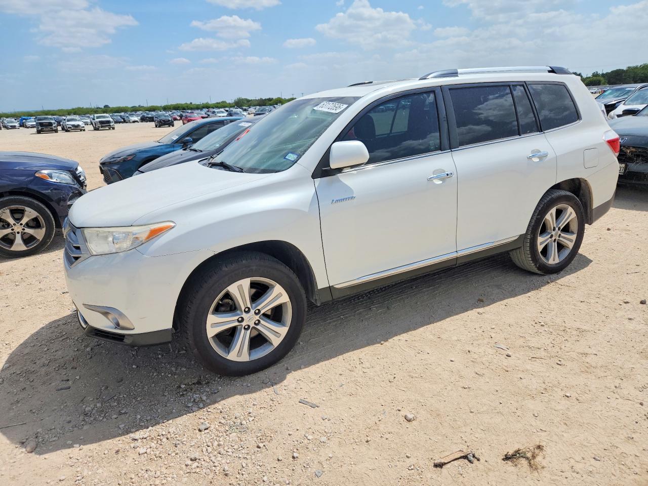 2013 Toyota Highlander Limited, VIN 5TDYK3EH4DS125678 — Water / flood