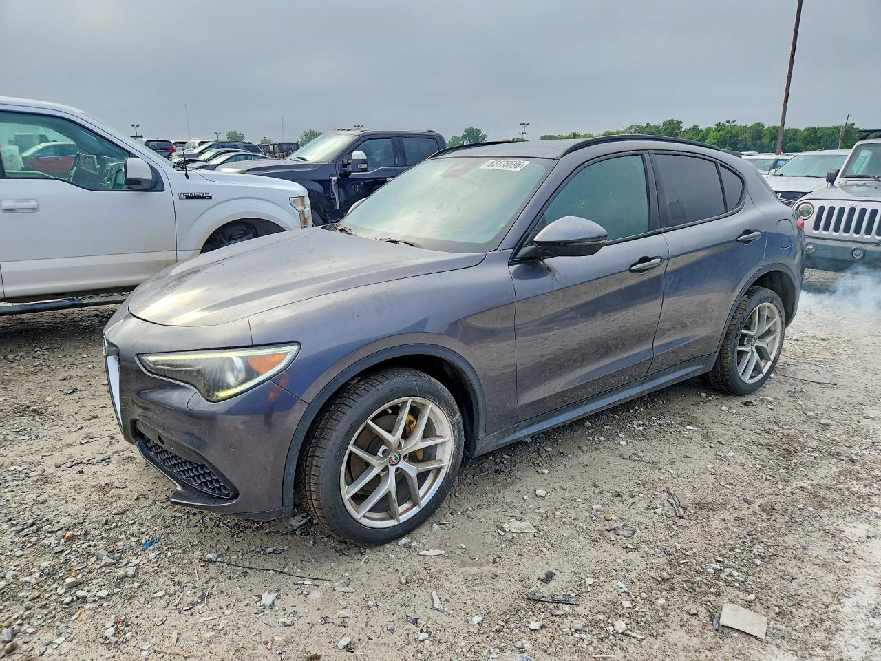 2018 Alfa Romeo Stelvio Ti Sport, VIN ZASFAKNN3J7B91646 — Minor dents and scratches
