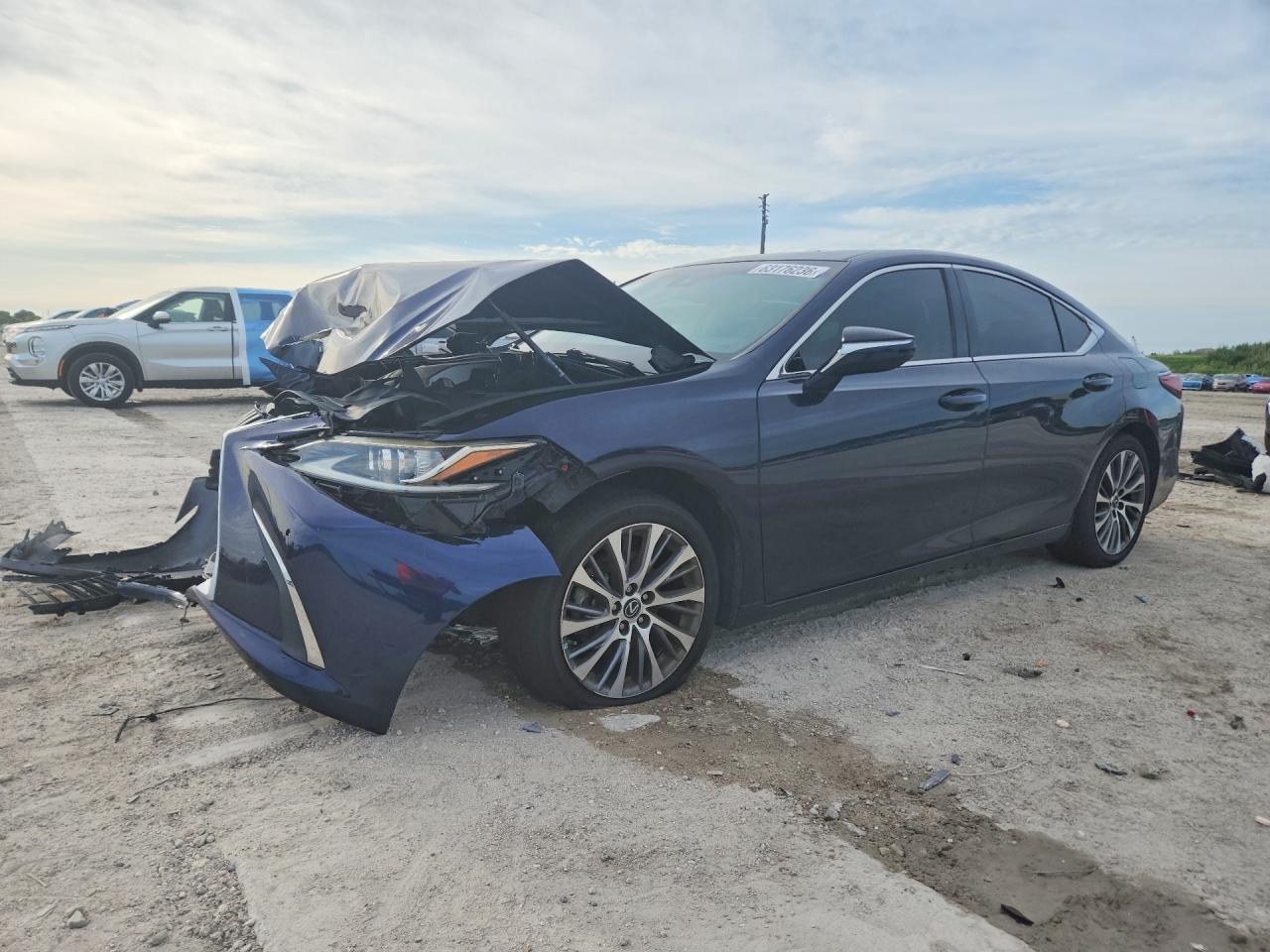 2021 Lexus ES 350, VIN 58ADZ1B10MU104364 — Front end