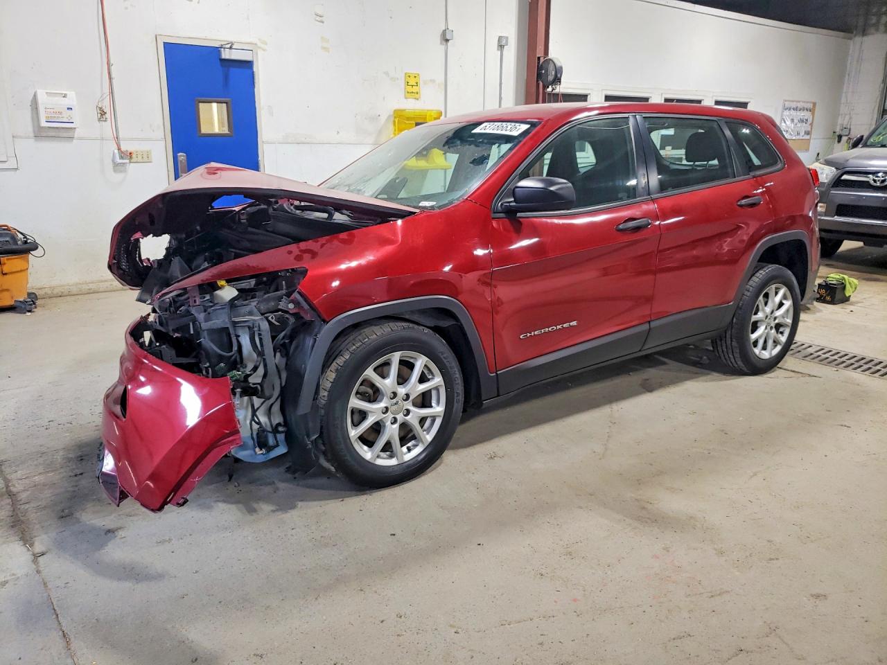 2015 Jeep Cherokee Sport, VIN 1C4PJLAB0FW589781 — Перед
