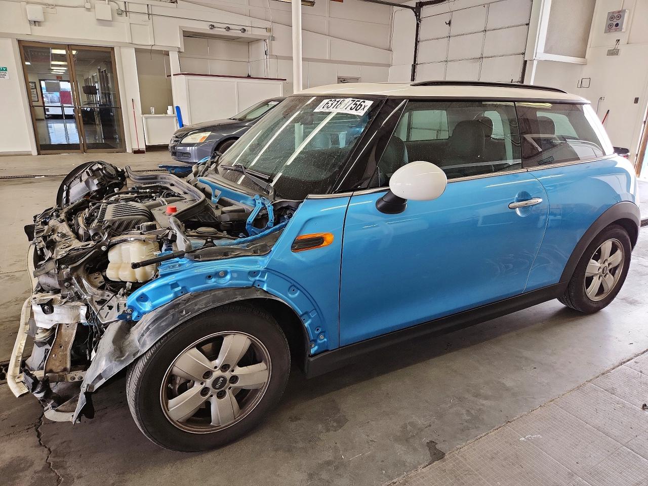 2018 MINI Hardtop Cooper, VIN WMWXP5C58J3C65490 — Front end