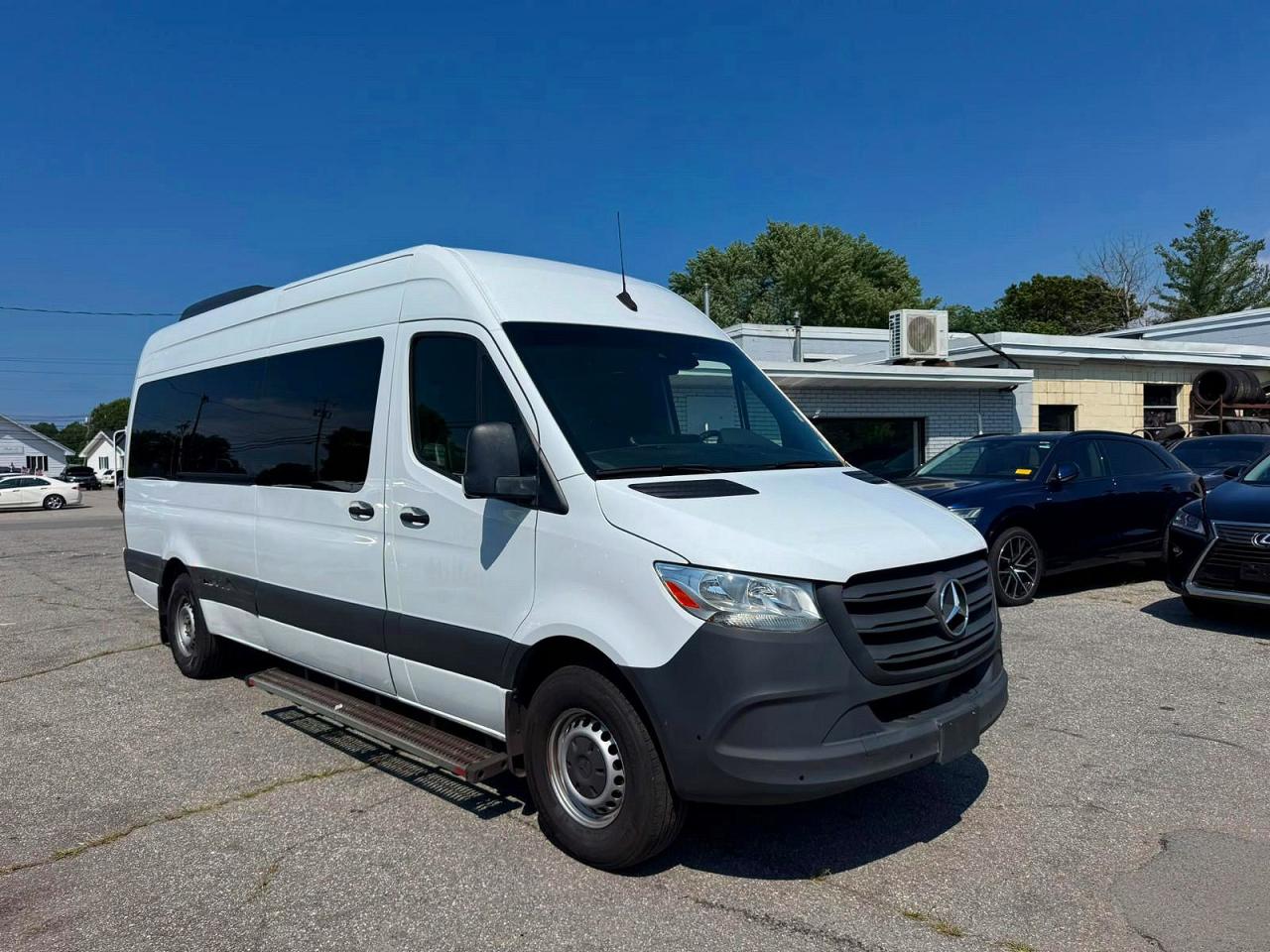 2024 Mercedes-Benz Sprinter Passenger, VIN W1Z4NGHY0RT164471 — Normal wear