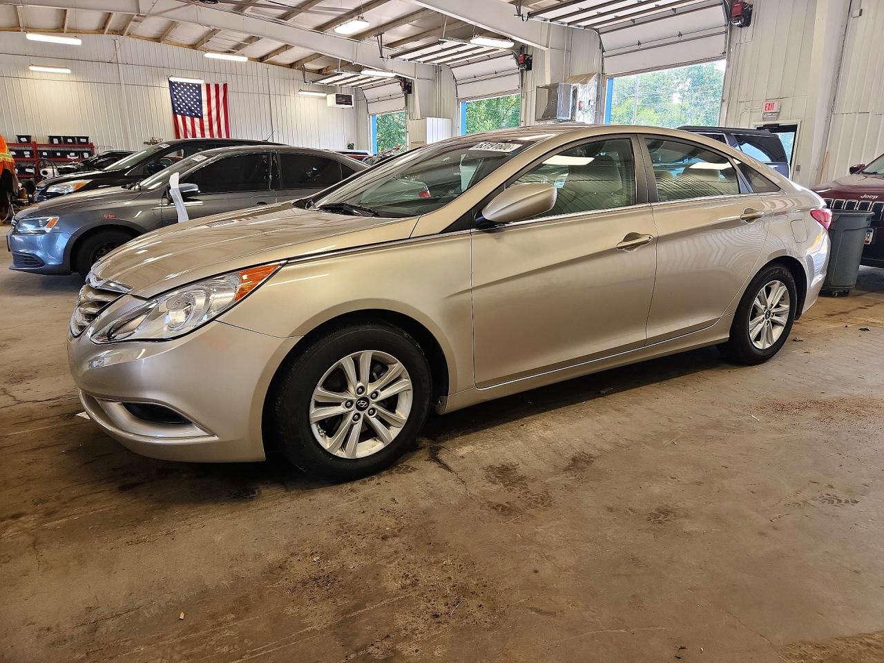 2011 Hyundai Sonata GLS, VIN 5NPEB4AC0BH217246 — Front end