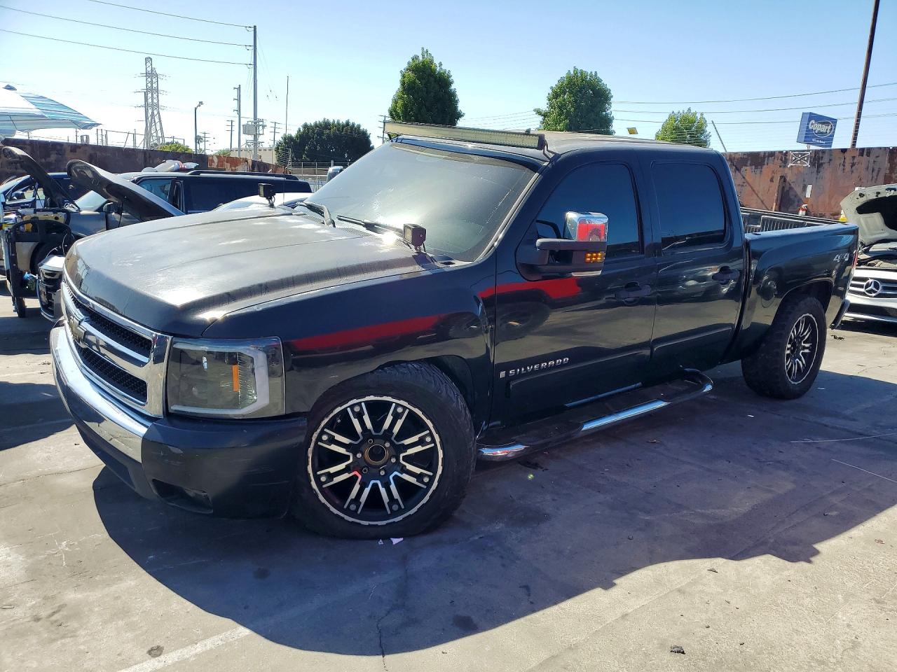 2008 Chevrolet Silverado 1500 LS, VIN 2GCEK13C781207156 — Бок