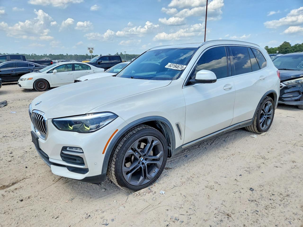 2019 BMW X5 xDrive40i, VIN 5UXCR6C57KLL13866 — Minor dents and scratches