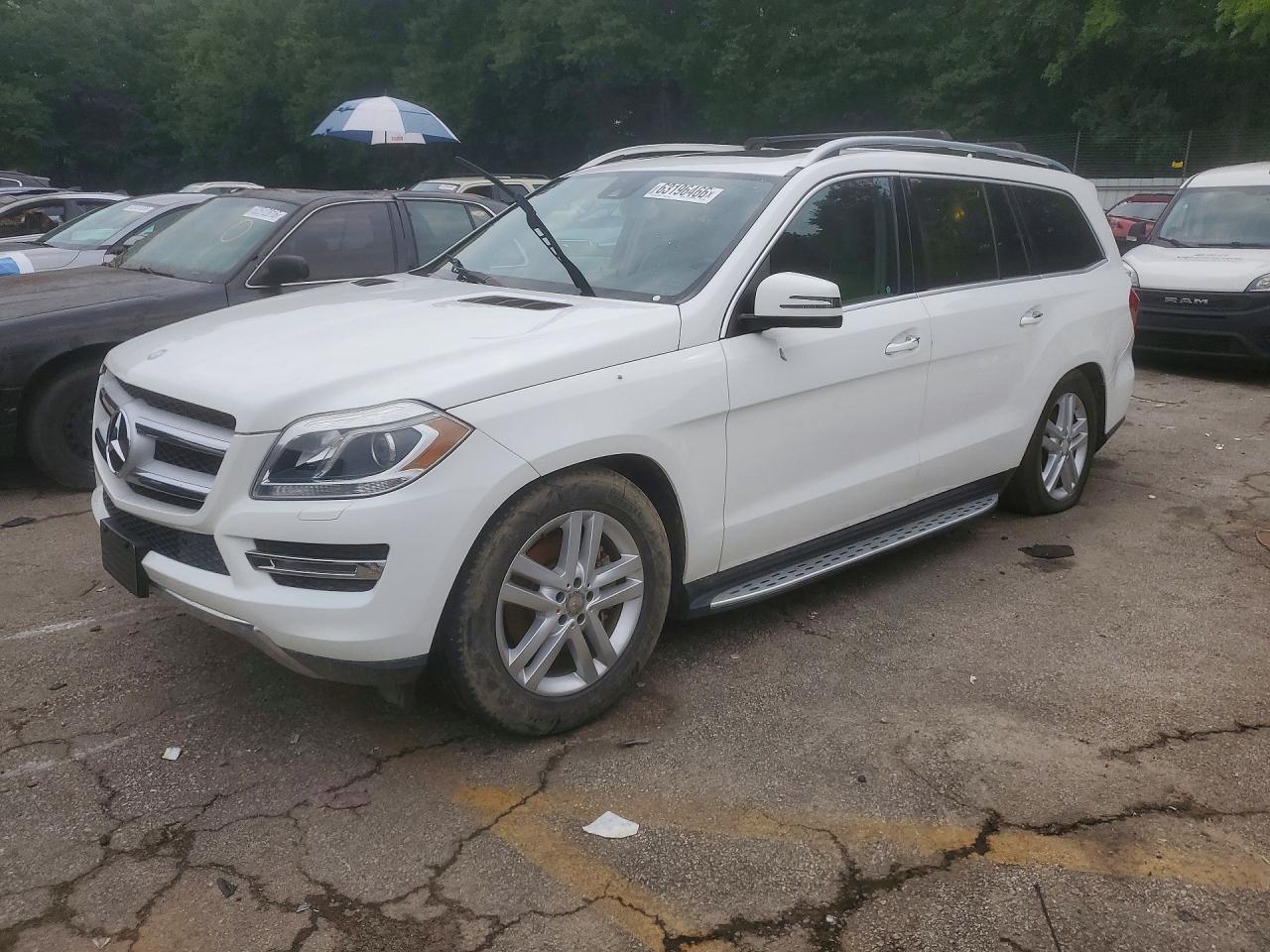 2016 Mercedes-Benz GL 450, VIN 4JGDF6EE9GA685509 — Мелкие вмятины и царапины
