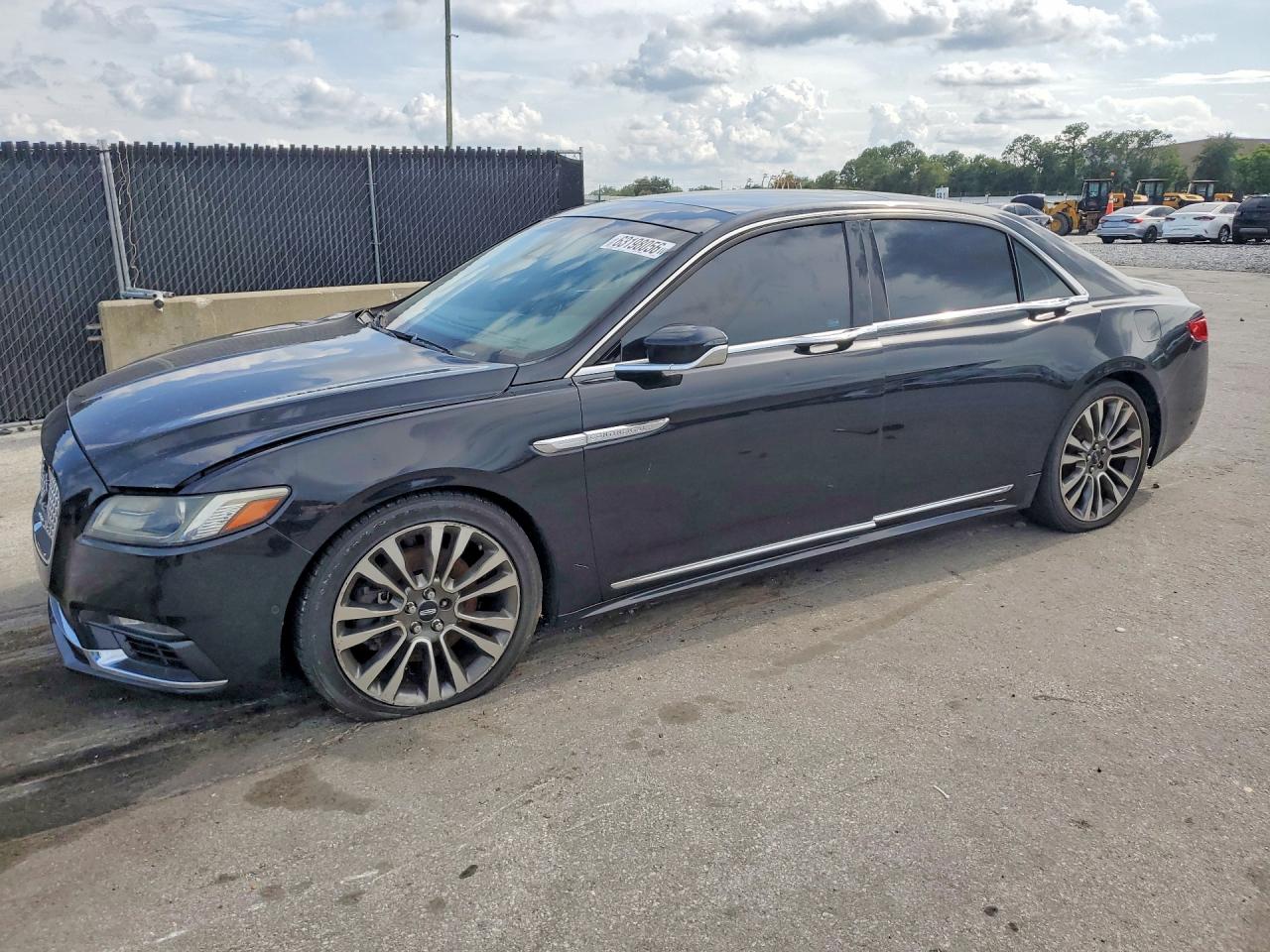 2017 Lincoln Continental Reserve, VIN 1LN6L9RP8H5601348 — Minor dents and scratches