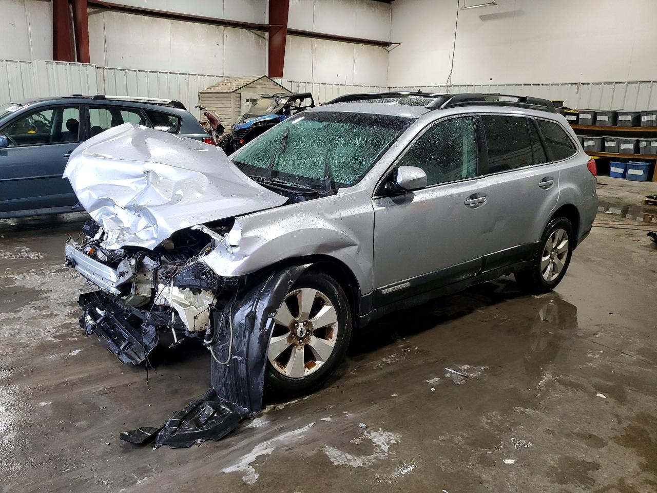 2012 Subaru Outback Limited, VIN 4S4BRBKCXC3255917 — Front end