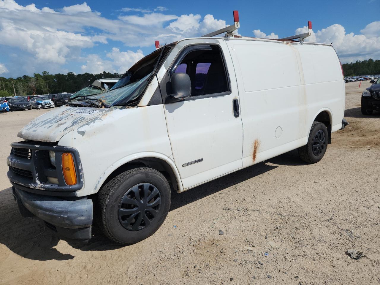 2000 Chevrolet Express G2500, VIN 1GCFG25M6Y1152092 — Rollover