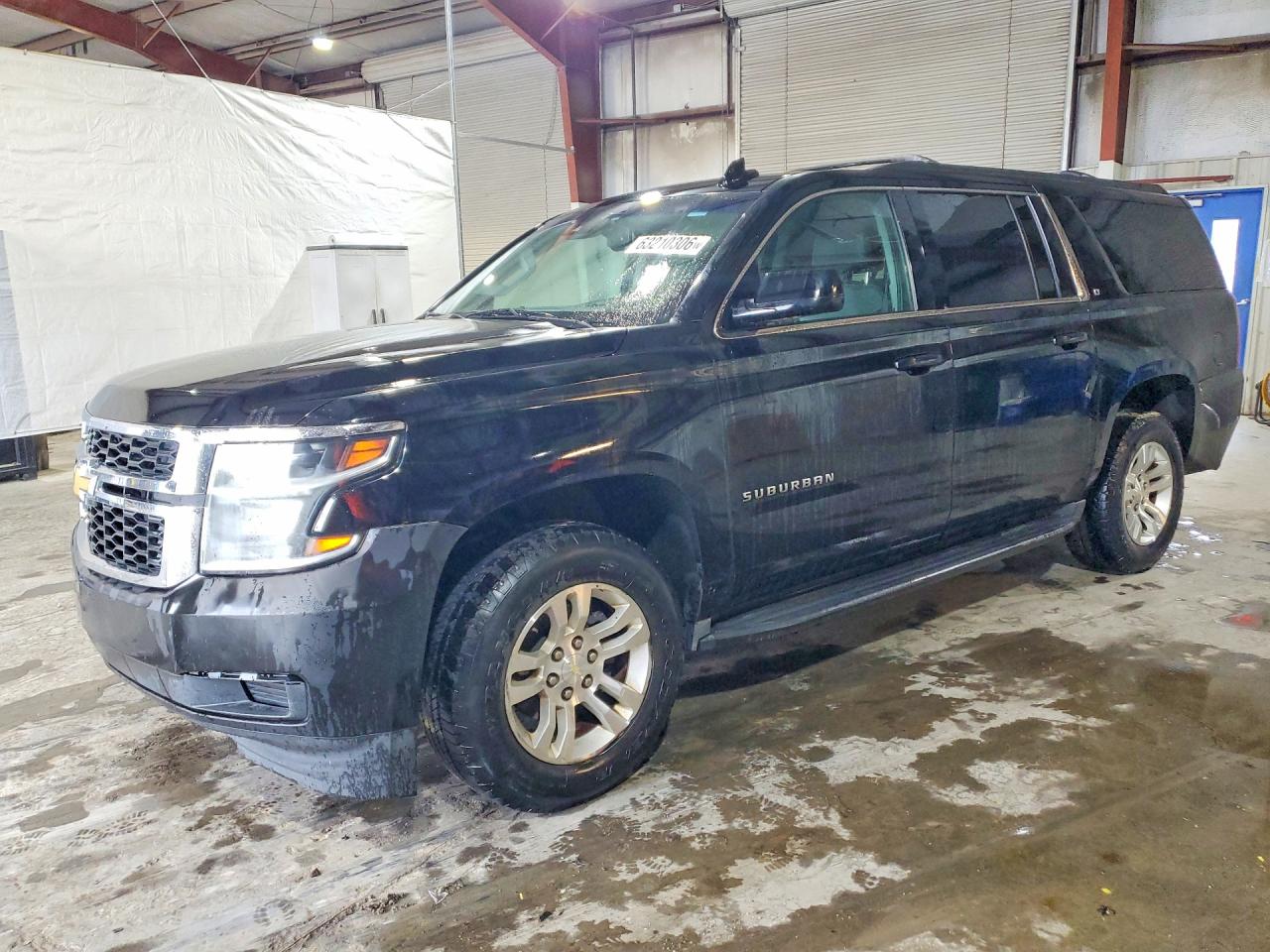 2017 Chevrolet Suburban LT, VIN 1GNSCHKC3HR165271 — Minor dents and scratches