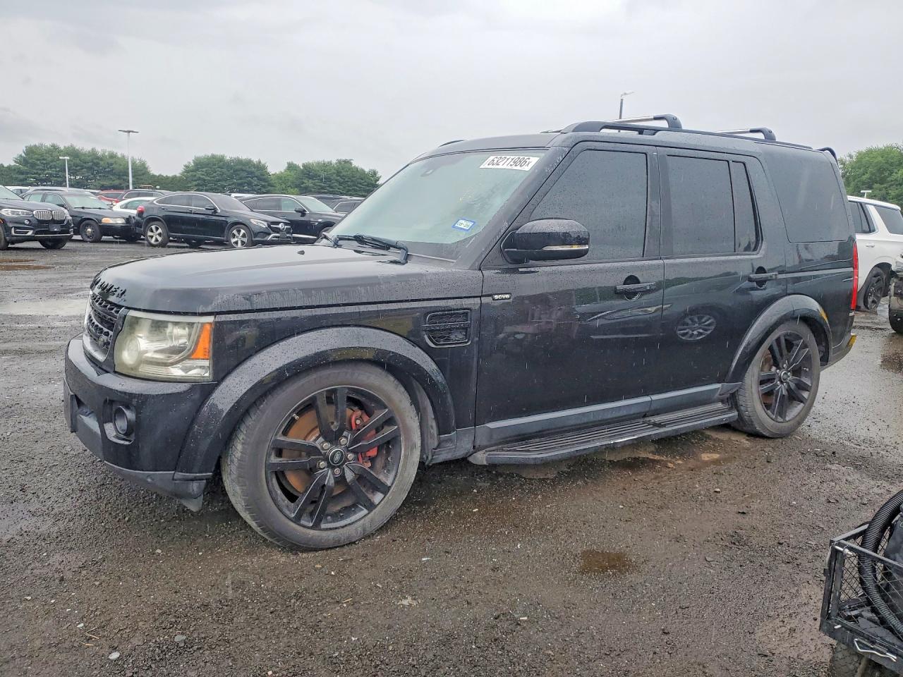 2016 Land Rover LR4 HSE, VIN SALAG2V62GA801650 — Minor dents and scratches