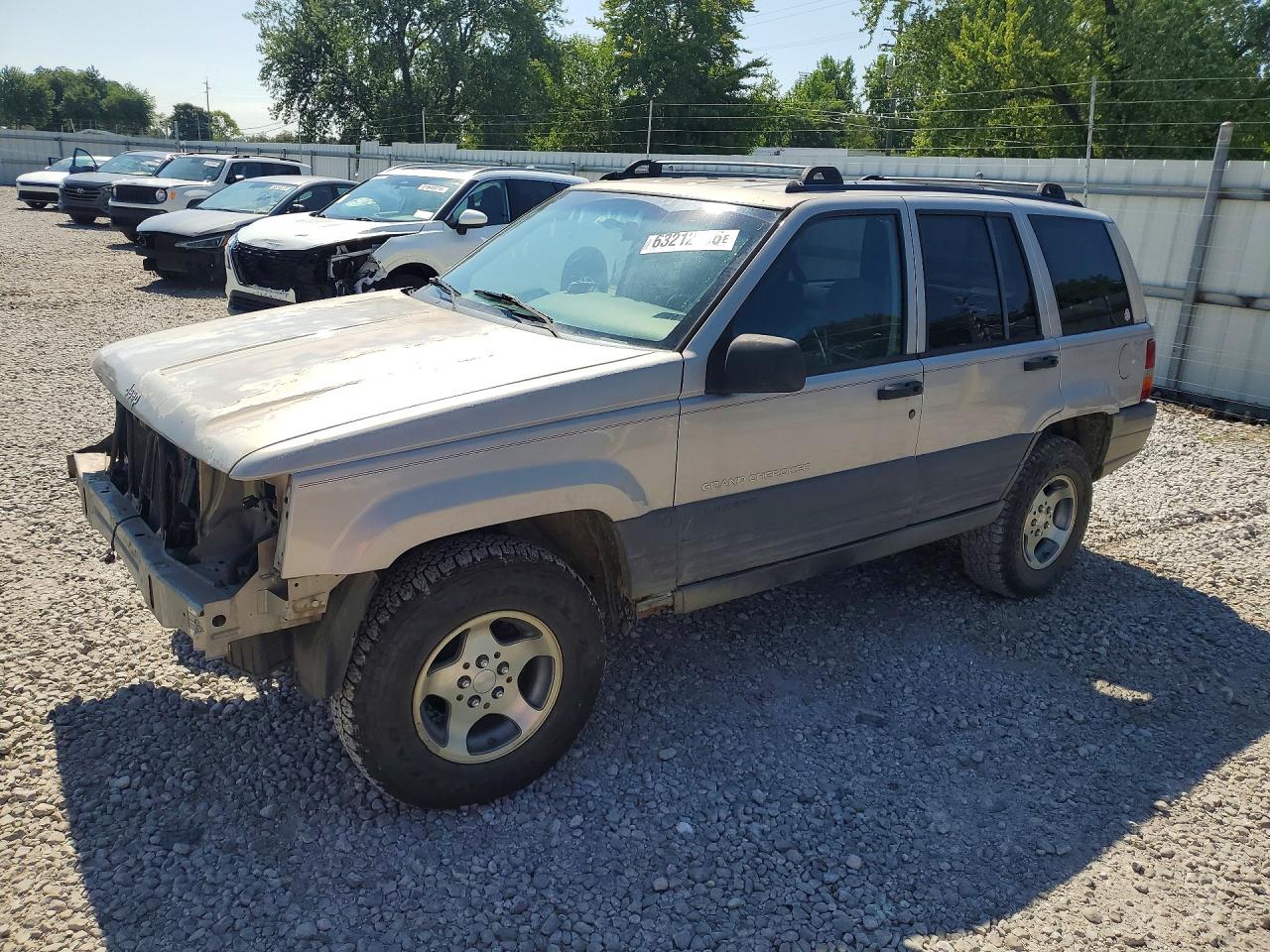 1996 Jeep Grand Cherokee Laredo, VIN 1J4GZ58S2TC327133 — Front end