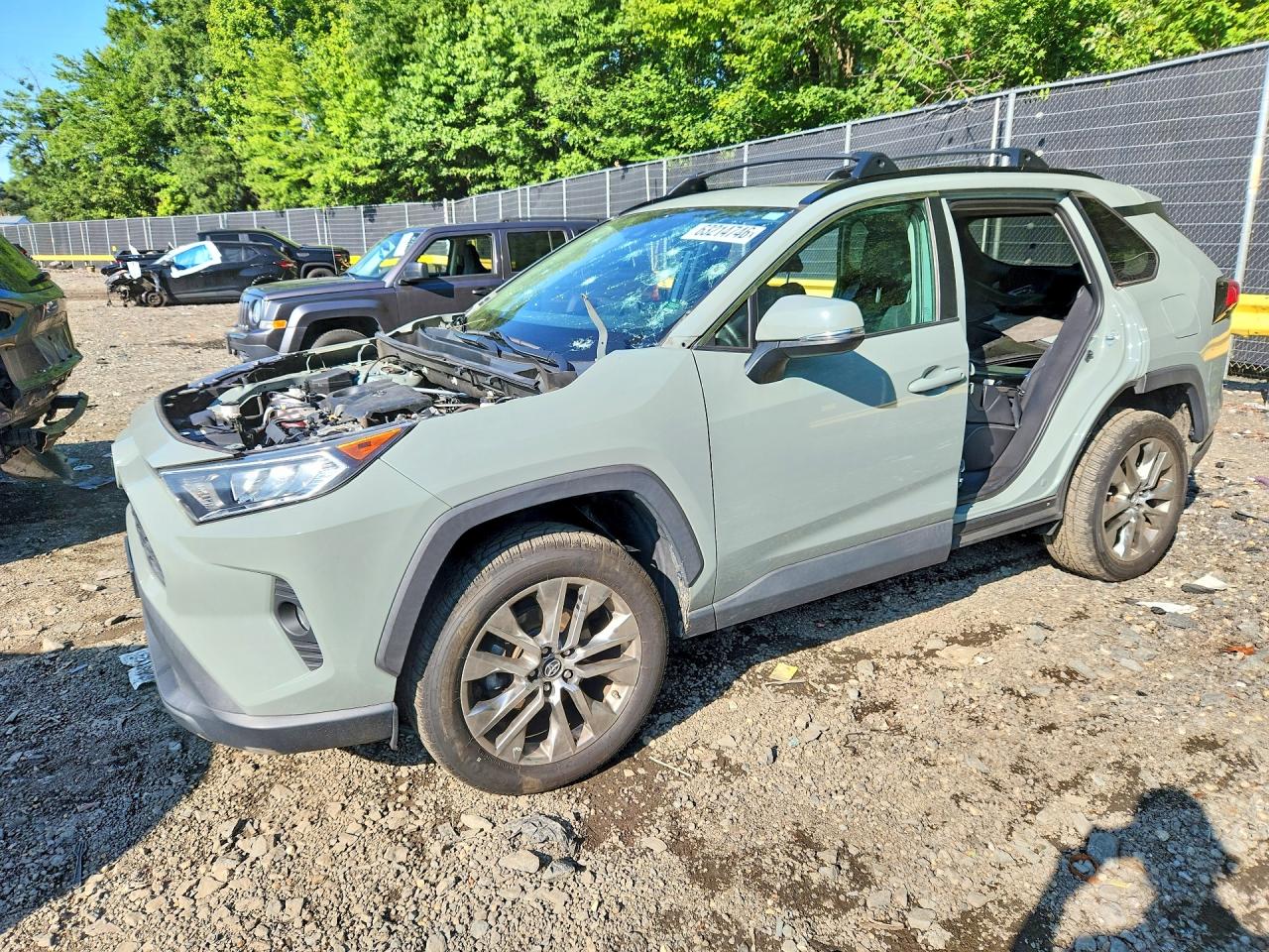 2019 Toyota RAV4 XLE Premium, VIN 2T3A1RFV3KC040288 — Front end