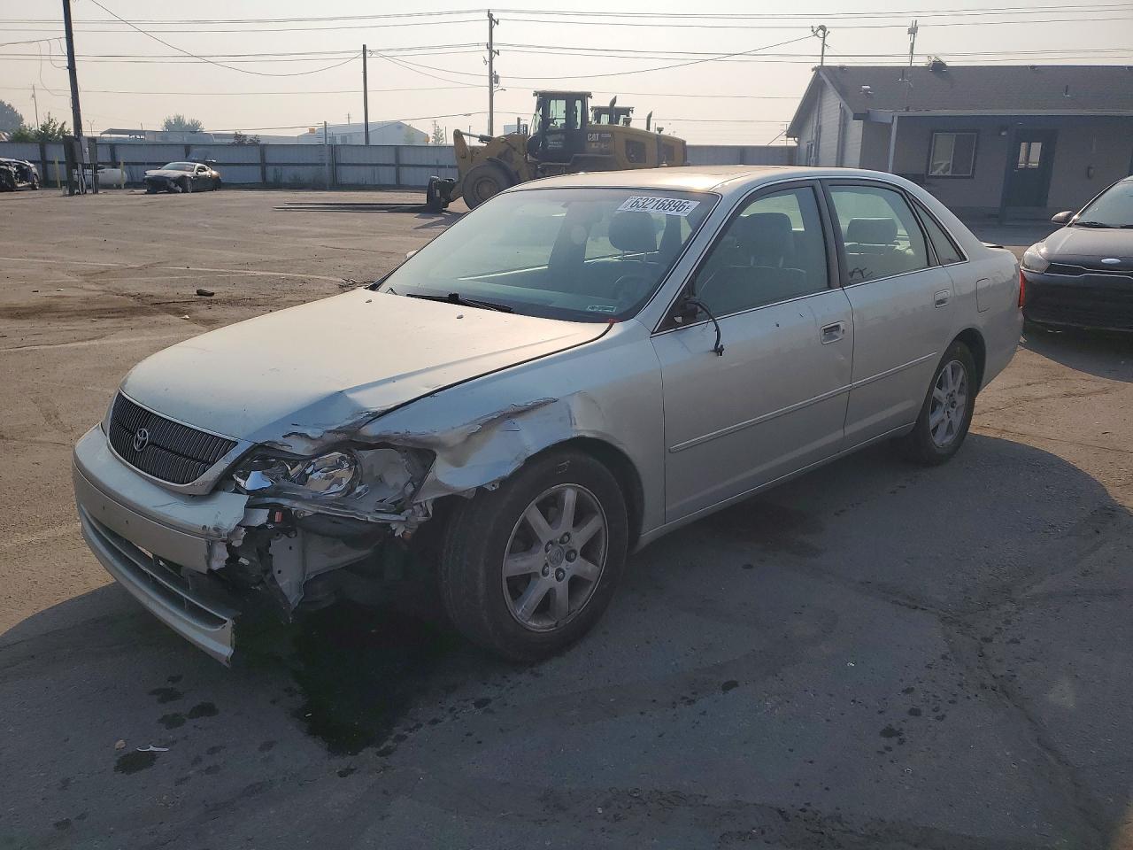 2000 Toyota Avalon XLS, VIN 4T1BF28B1YU097914 — Front end