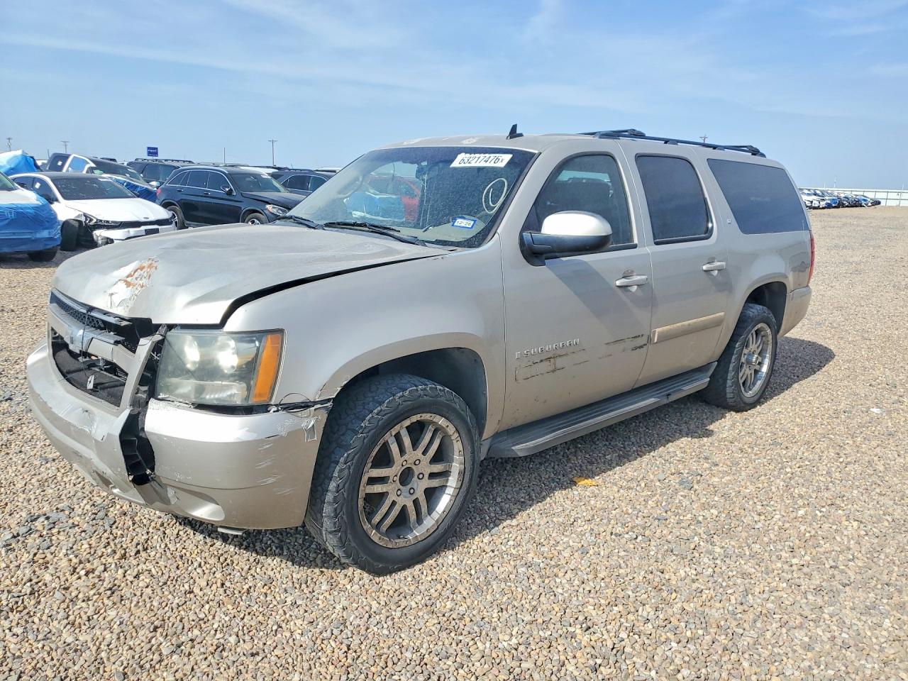 2009 Chevrolet Suburban 2LT, VIN 1GNFC26J29J105876 — Front end