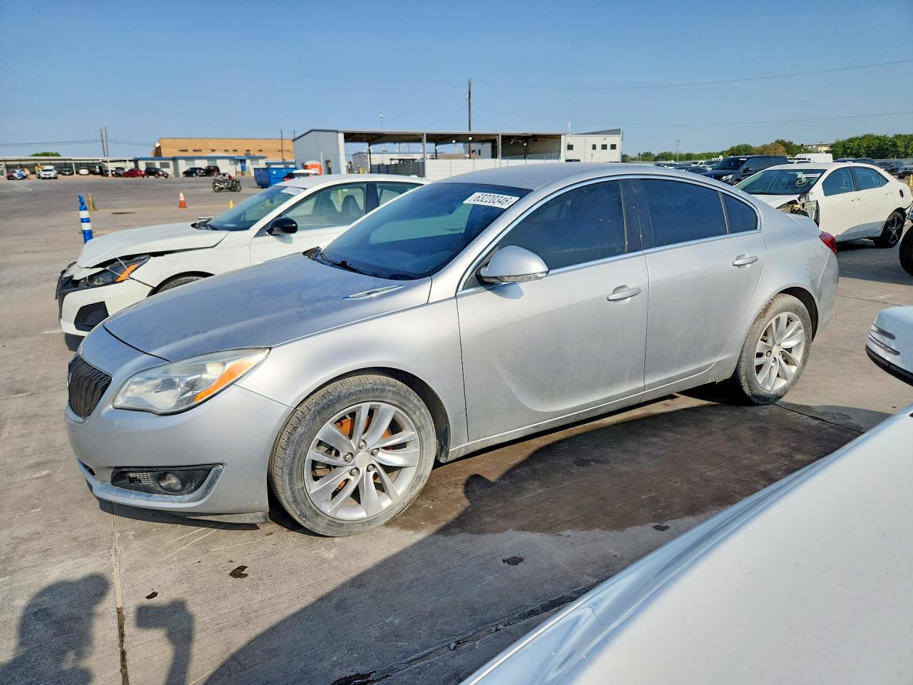 2016 Buick Regal, VIN 2G4GK5EX3G9111276 — Front end