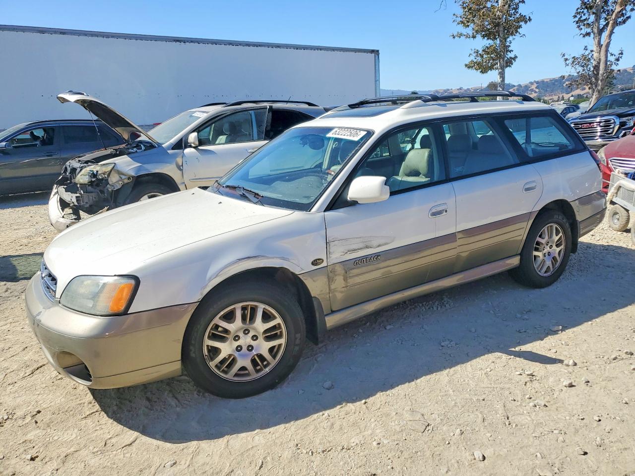 2001 Subaru Legacy Outback L.L. Bean, VIN 4S3BH806017668622 — Перед