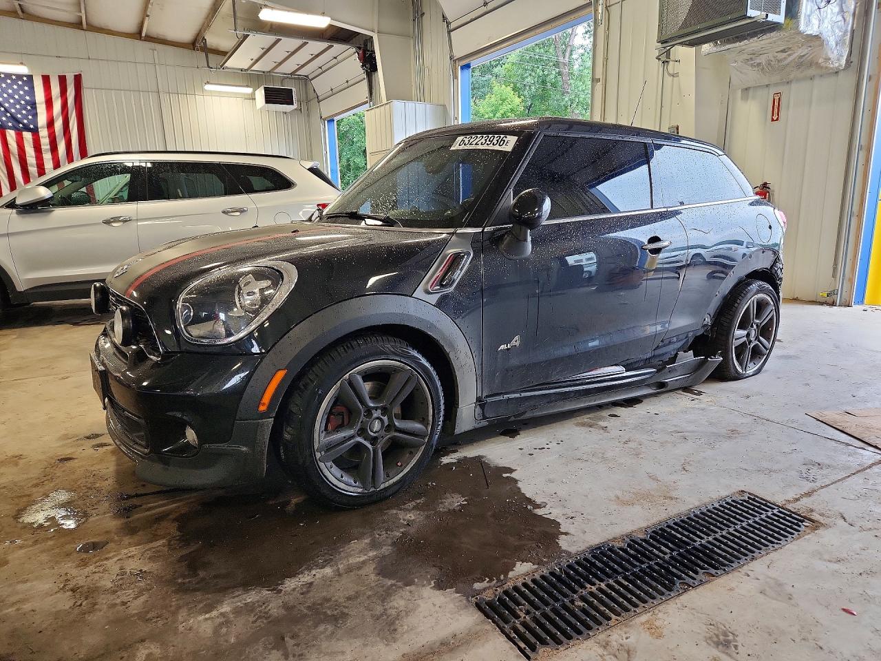 2014 MINI Paceman John Cooper Works, VIN WMWSS9C53EWN98486 — Днище