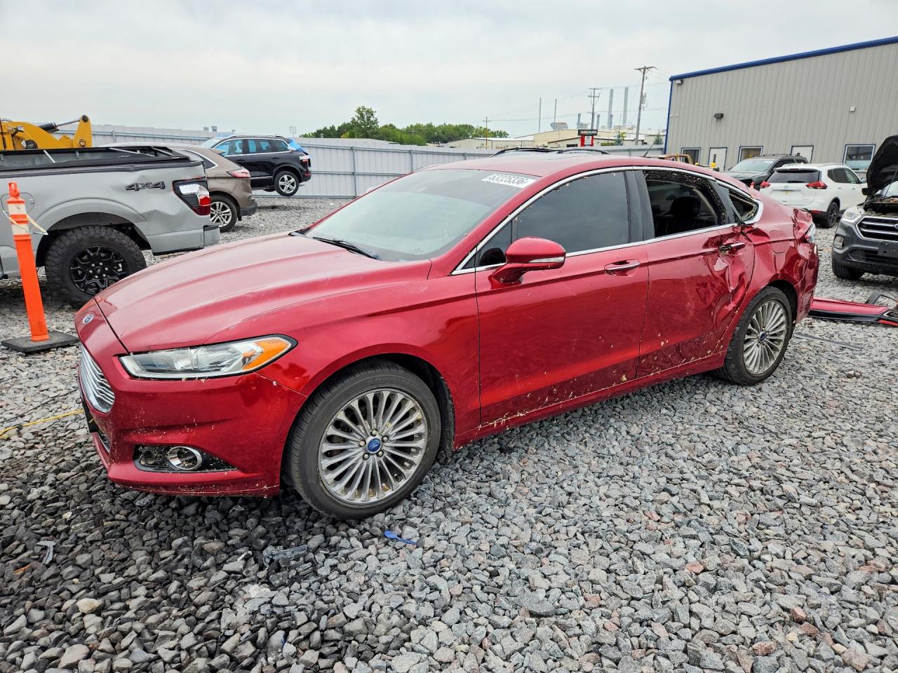 2014 Ford Fusion Titanium, VIN 3FA6P0K90ER199582 — Бок
