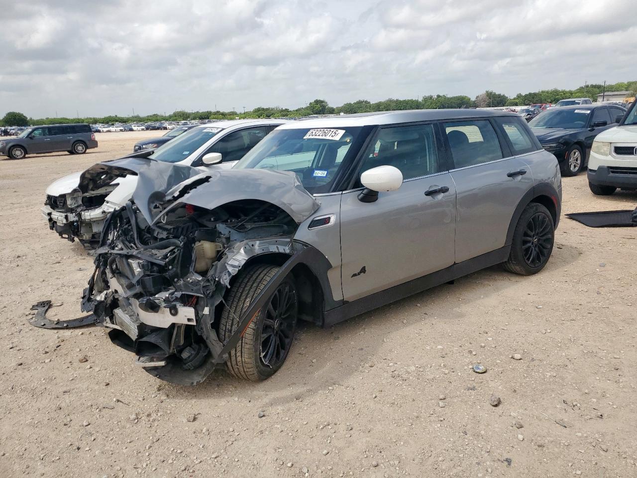 2023 MINI Clubman Cooper S, VIN WMWXJ1C04P2T84261 — Front end