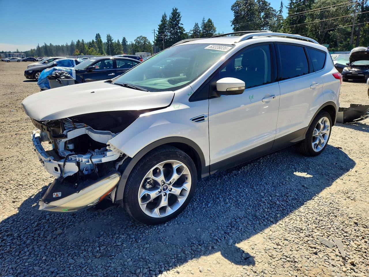 2016 Ford Escape Titanium, VIN 1FMCU9J94GUA22410 — Front end