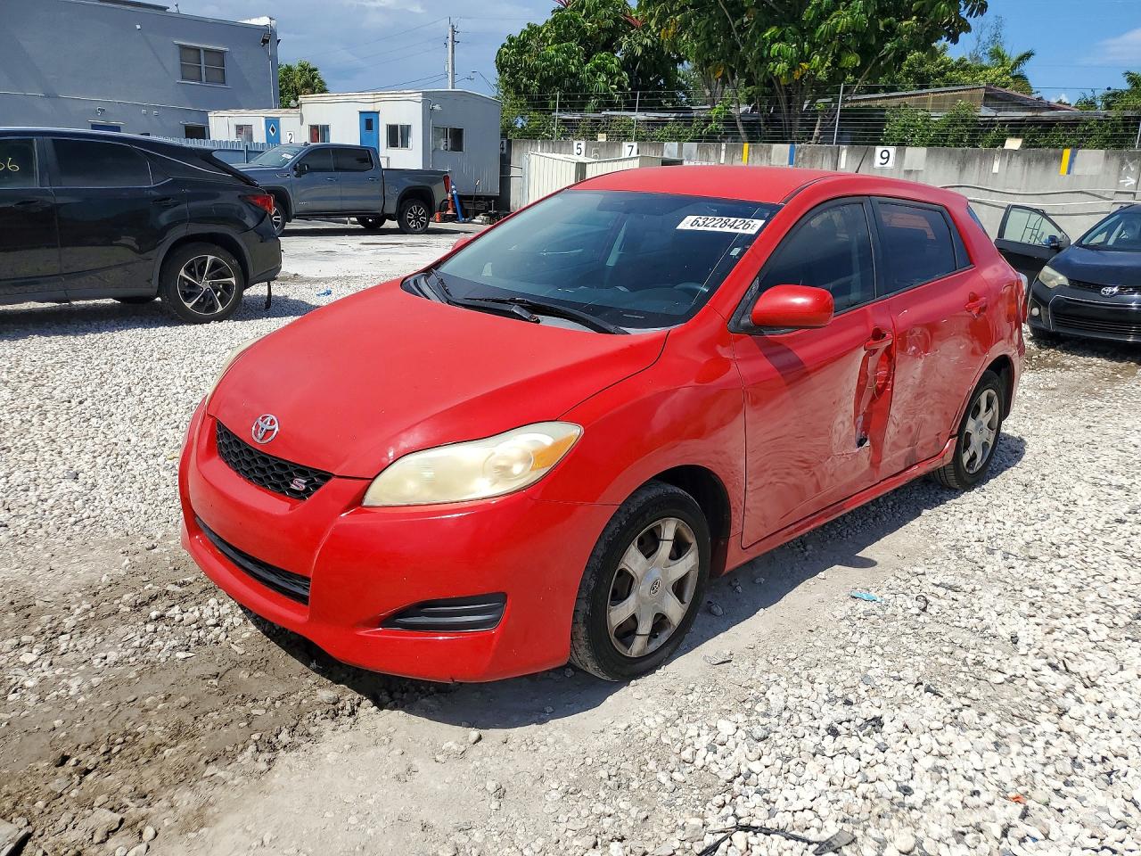2009 Toyota Matrix S, VIN 2T1LE40E49C009286 — Side