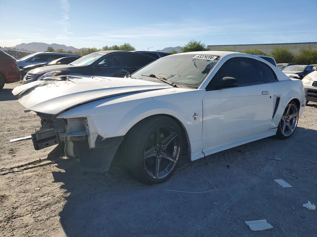 2002 Ford Mustang Standard, VIN 1FAFP40422F156515 — Front end
