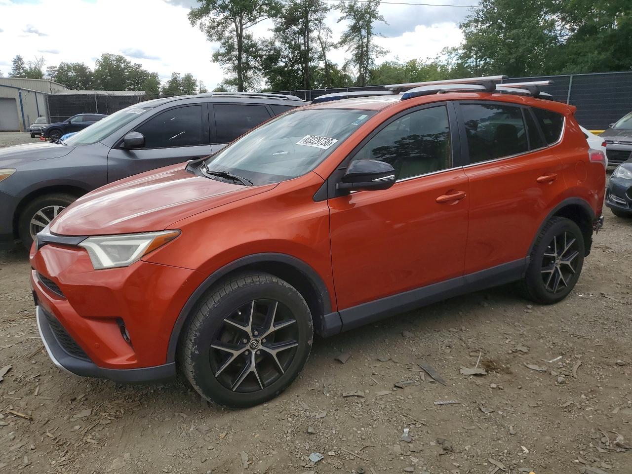 2016 Toyota RAV4 SE, VIN JTMJFREV0GJ079850 — Rear end