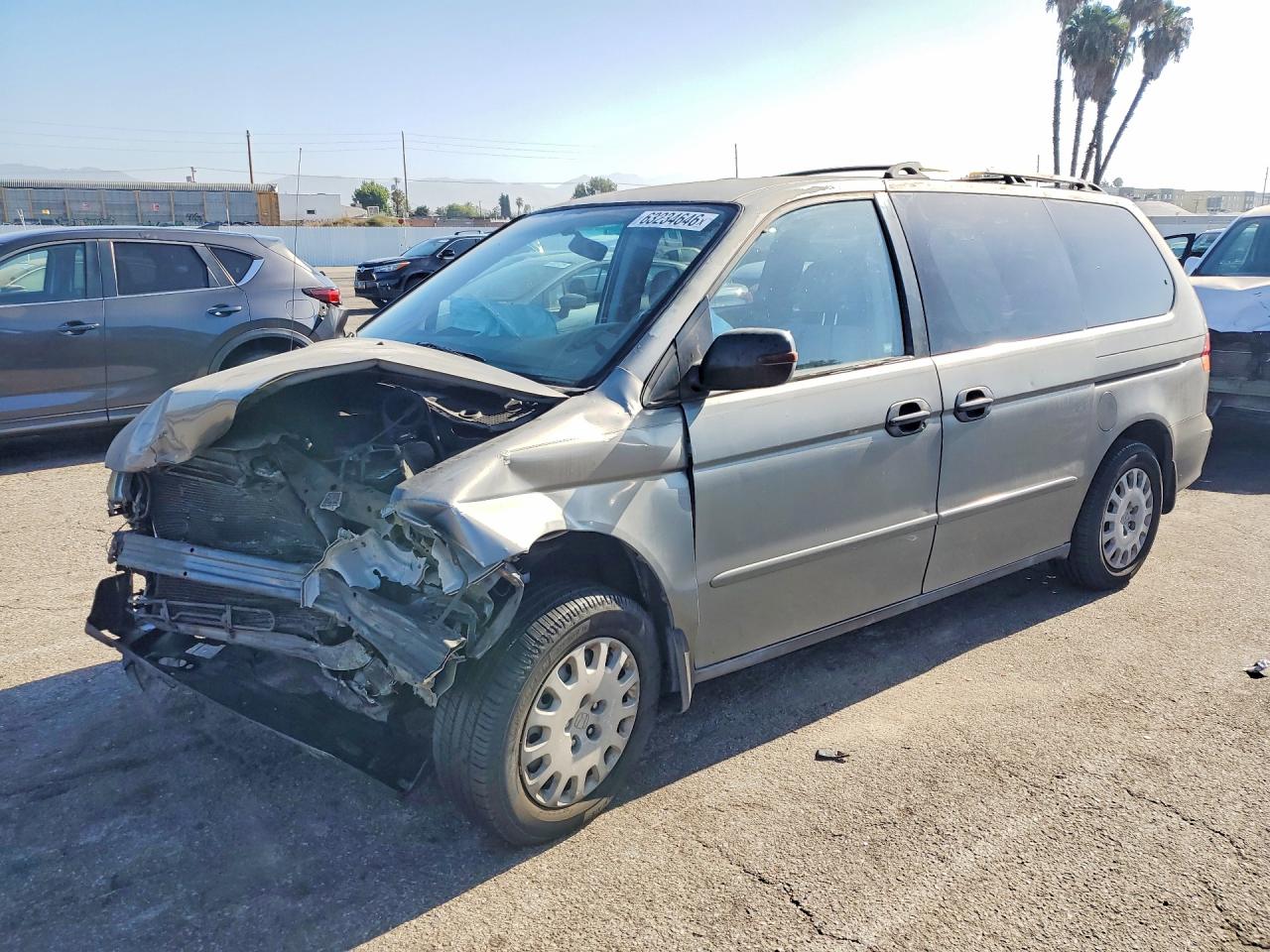 2002 Honda Odyssey LX, VIN 5FNRL185X2B019518 — Перед