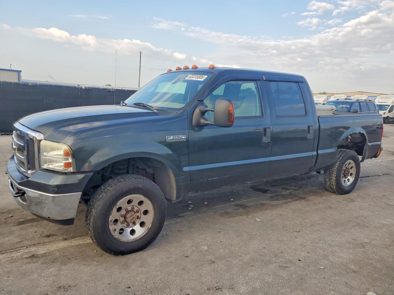 2005 Ford F-250 XL, VIN 1FTSW21595EA70720 — Rear end