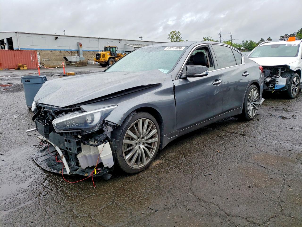 2015 Infiniti Q50 Premium, VIN JN1BV7AR7FM423761 — Front end