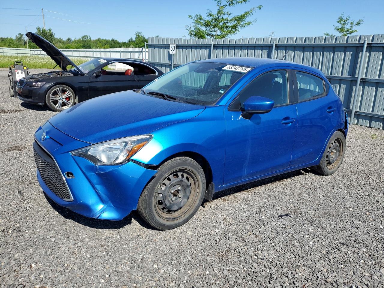 2020 Toyota Yaris LE, VIN 3MYDLBJV0LY714348 — Зад